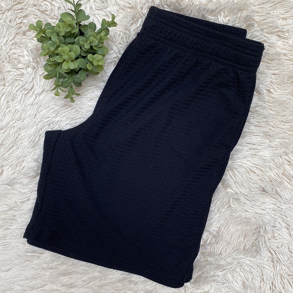 🎉HP🎉 Under Armour Pull On Athletic Mesh Shorts 💗 Black - Picture 6 of 11